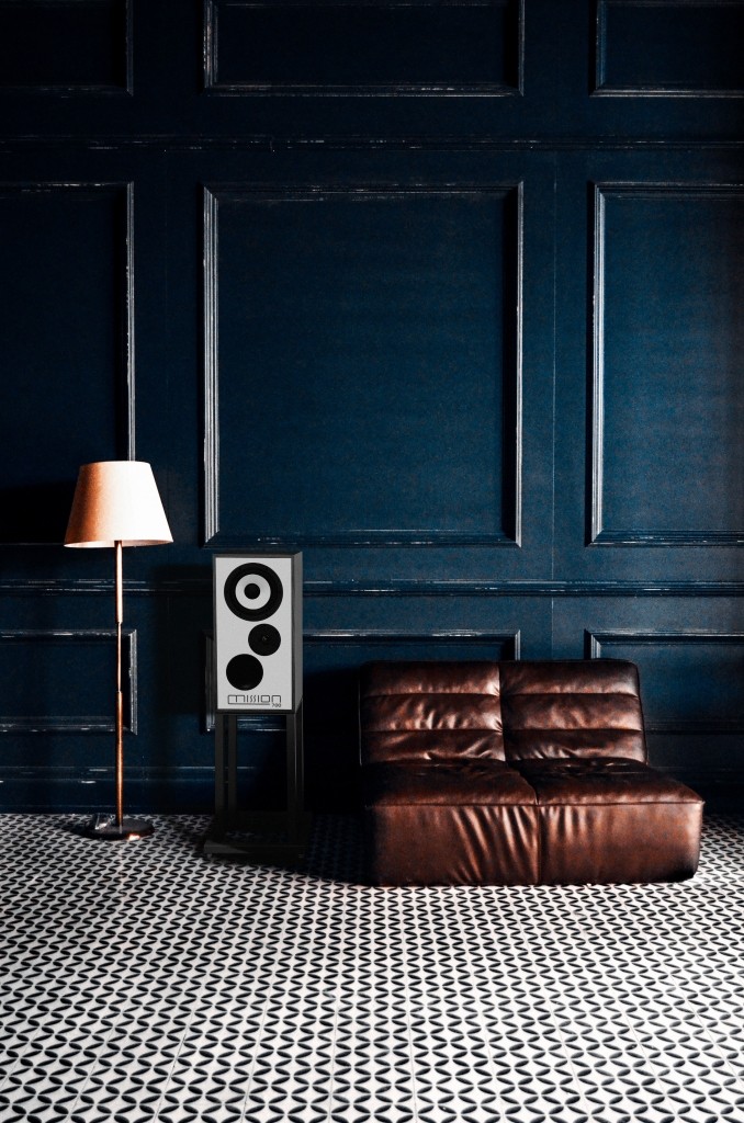 700 Black Lifestyle20221215_1